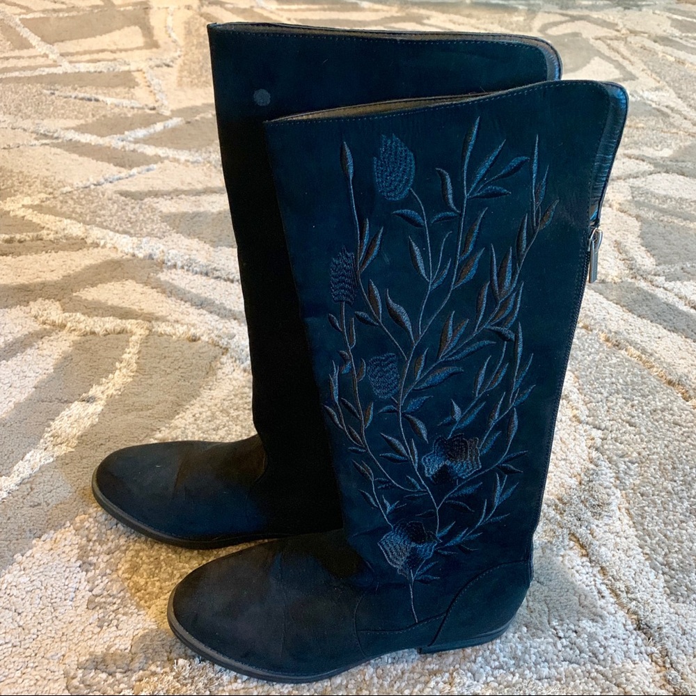 KENNETH COLE-Black w/ Flower Embroidery Tall Boots